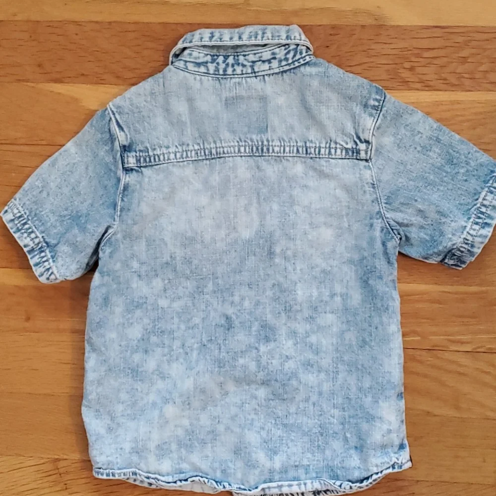 Acid washed‎ shirt